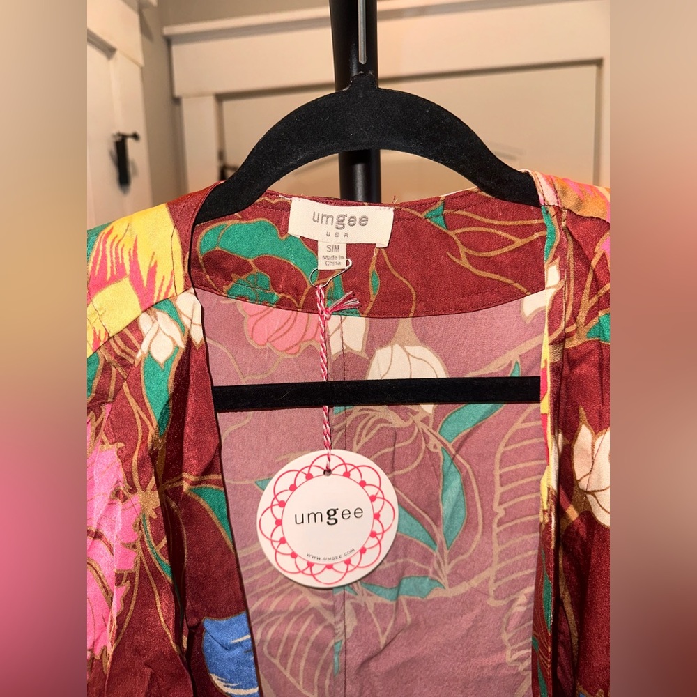 NWT Umgee Size S/M Burgundy Floral Open Front Cardigan with Pink Yellow Accents - Picture 5 of 7